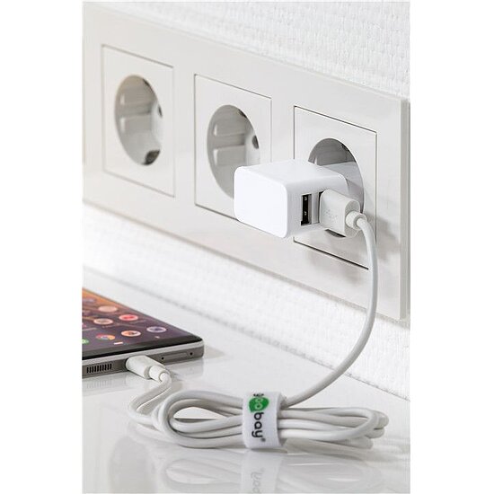 Bild 2 - USB Netzteil 2,4A mit 2 x seitlicher USB-Buchse flache Bauform weiss